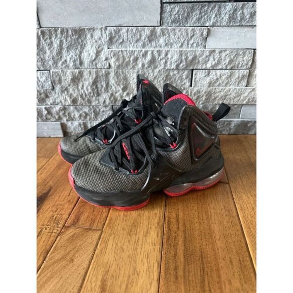 Nike Size 4 Youth - Nike LeBron 19 Bred‎ Basketball Shoe